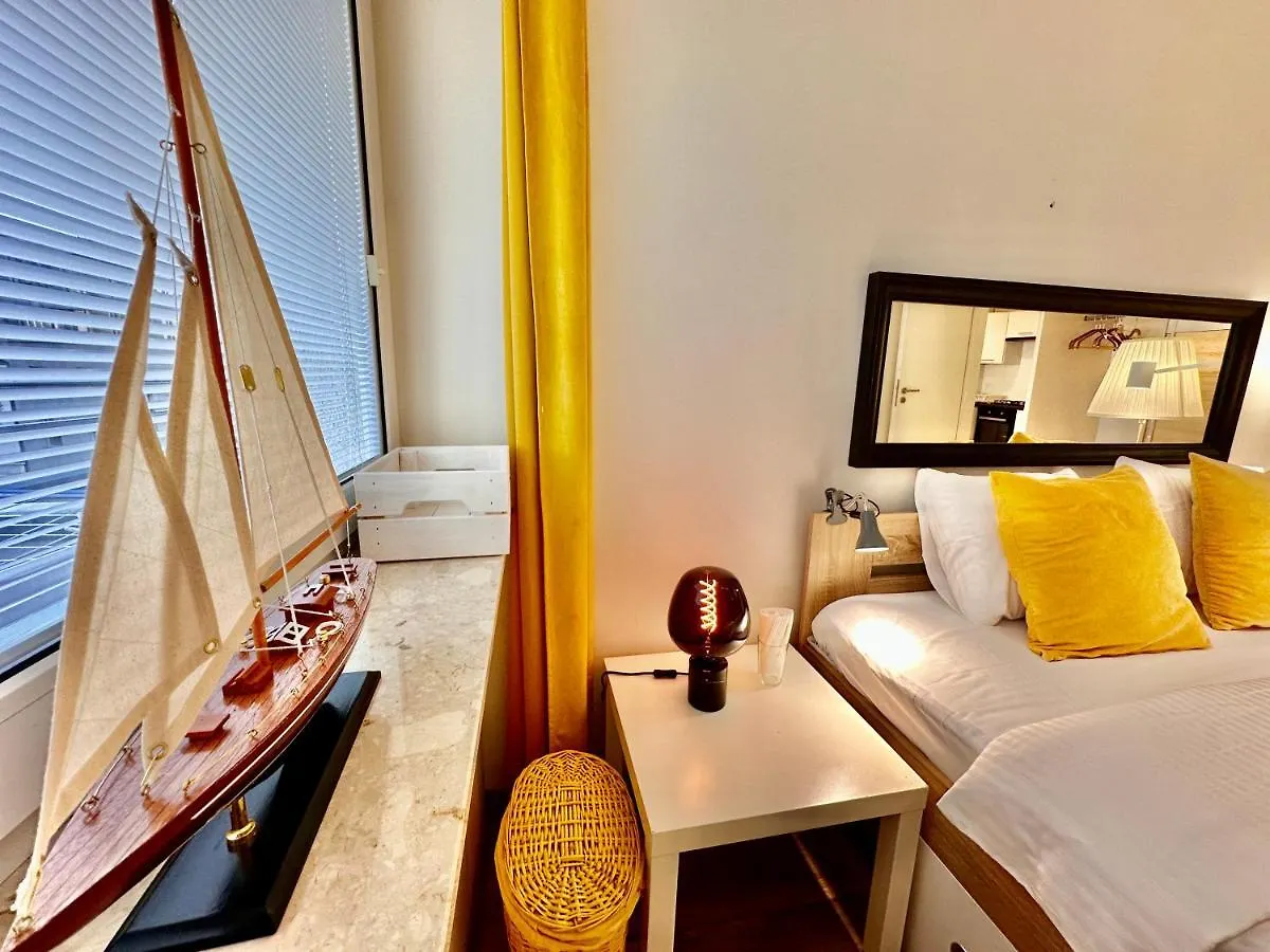 Gold 5 Fast Wifi 1 Gbs Big 85'Tv Netflix Hbo Disney+ Varsovie Appartement